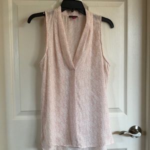 Shirt sleeves, not new. Size M. Brand Vince Camuto. 100% polyester.